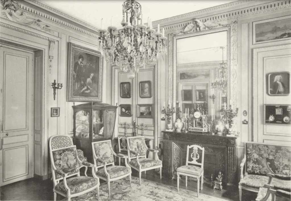 Série d’été (1/5) : Les Hôtels particuliers du Faubourg Saint Germain – L’Hôtel de Sully Charost. 